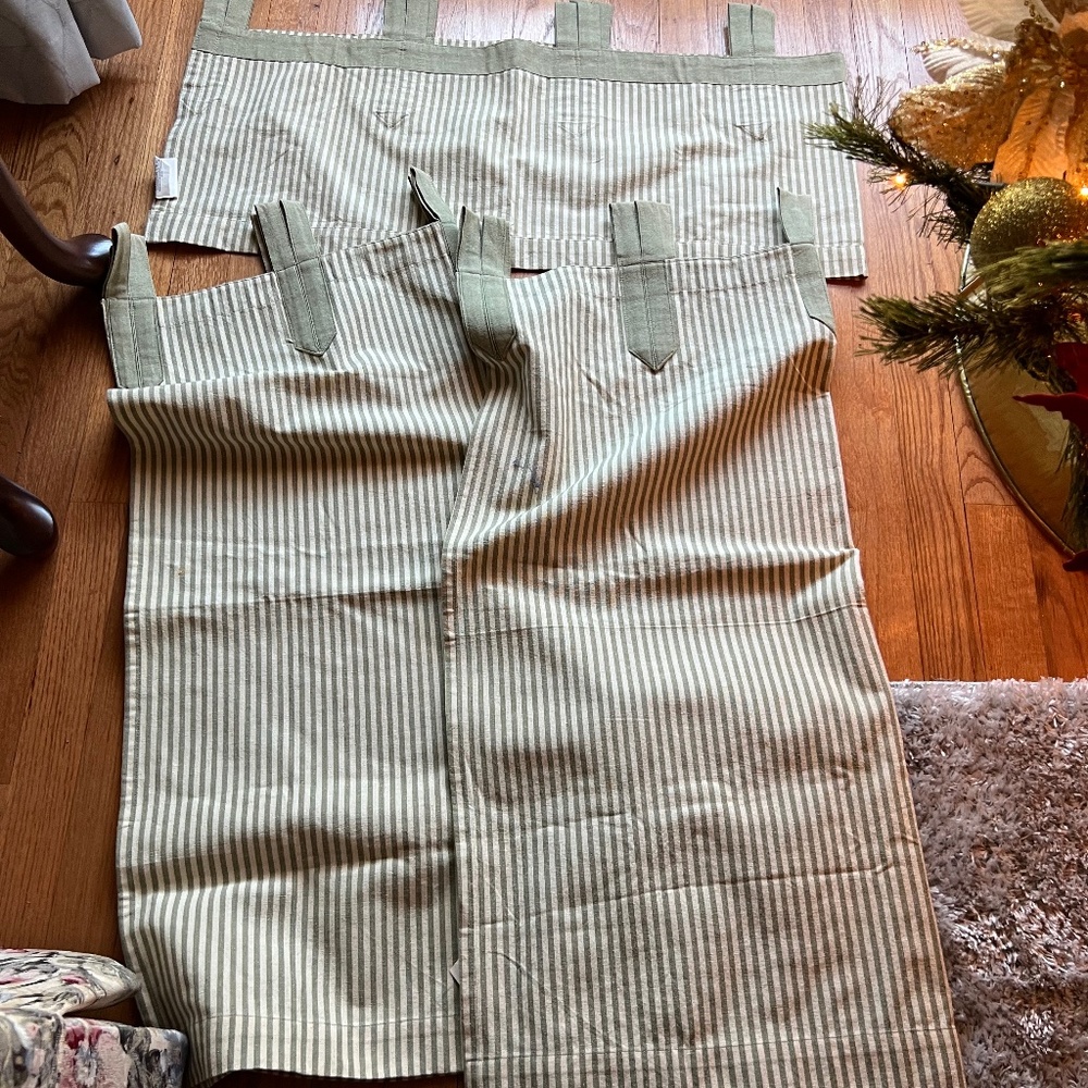 Park Smith Tab curtain set(valance-two panels)